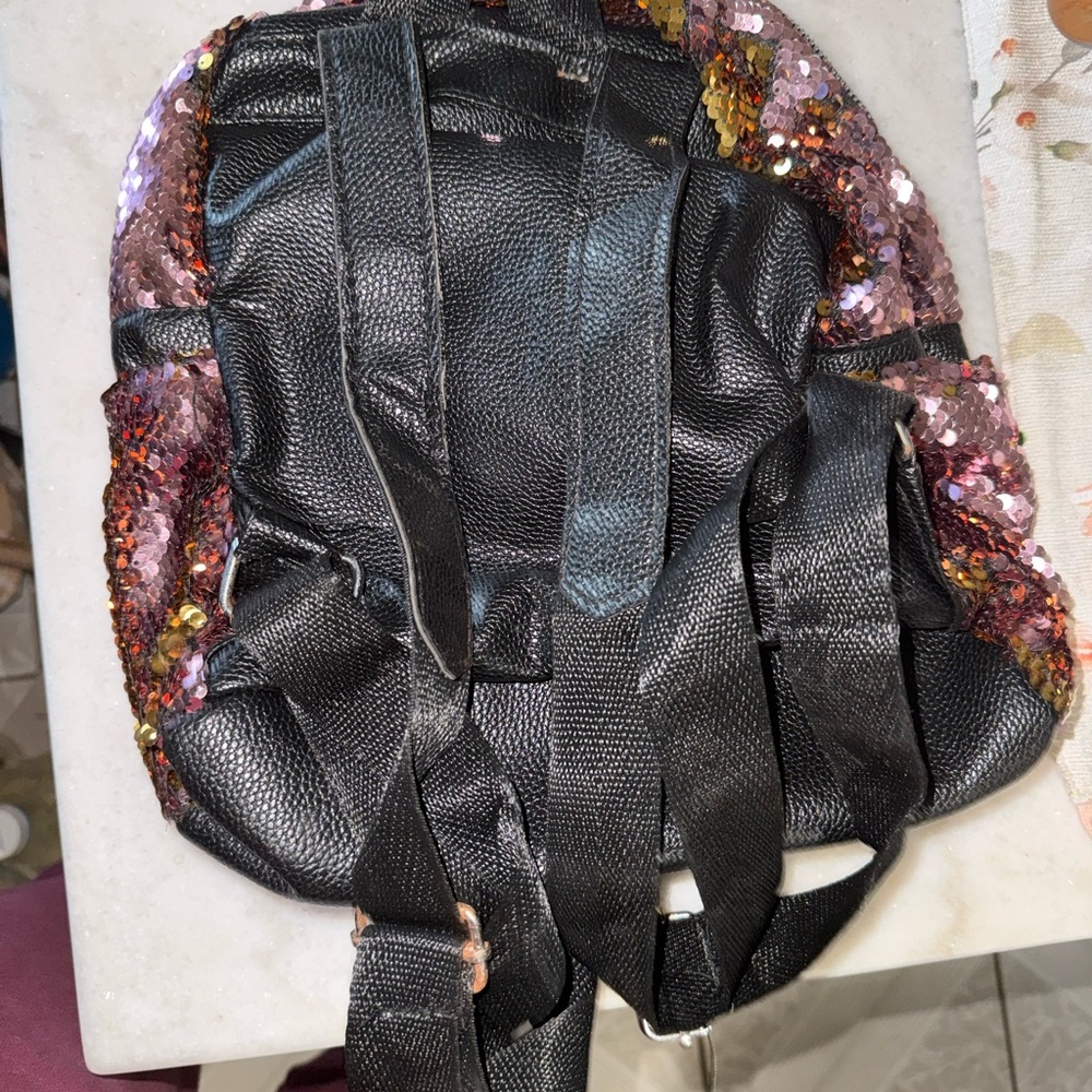 LOL bagpack - Picture 3 of 4